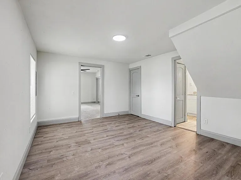 1320 S 7th Ave — Photo 7