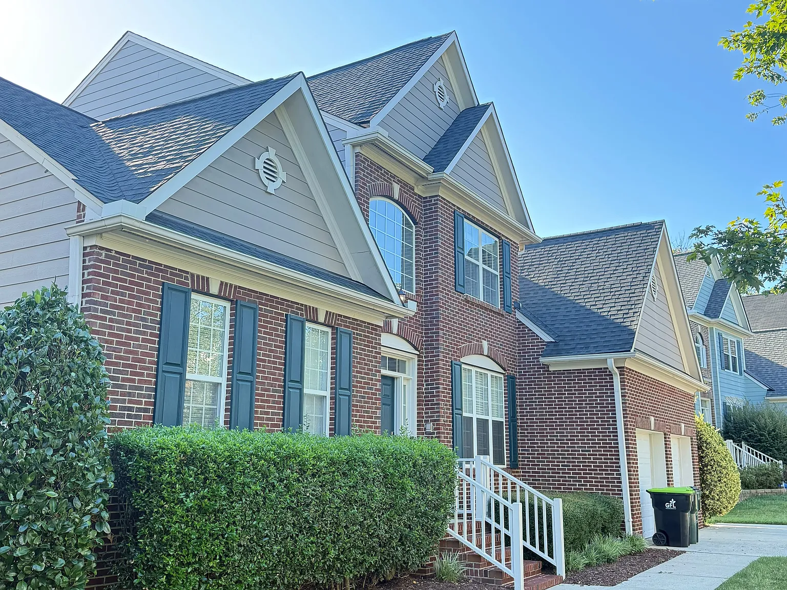 4 bed, 2674 sqft, $2,799 — Photo 4