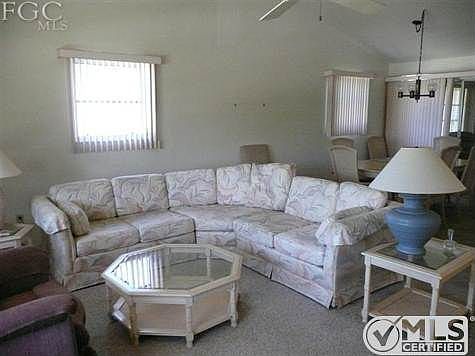 4th image of 7855 Breakwater Ct