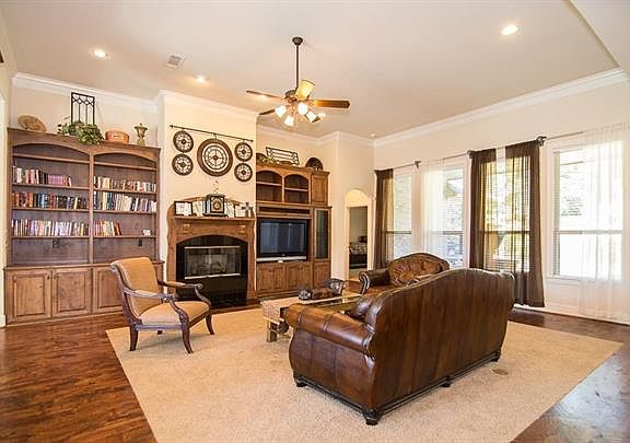 5th image of 3306 Hunter Oaks Ct