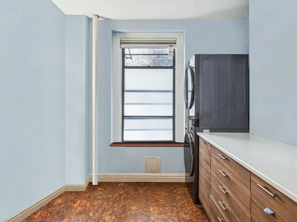 146 East 49th Street image 6 of 7