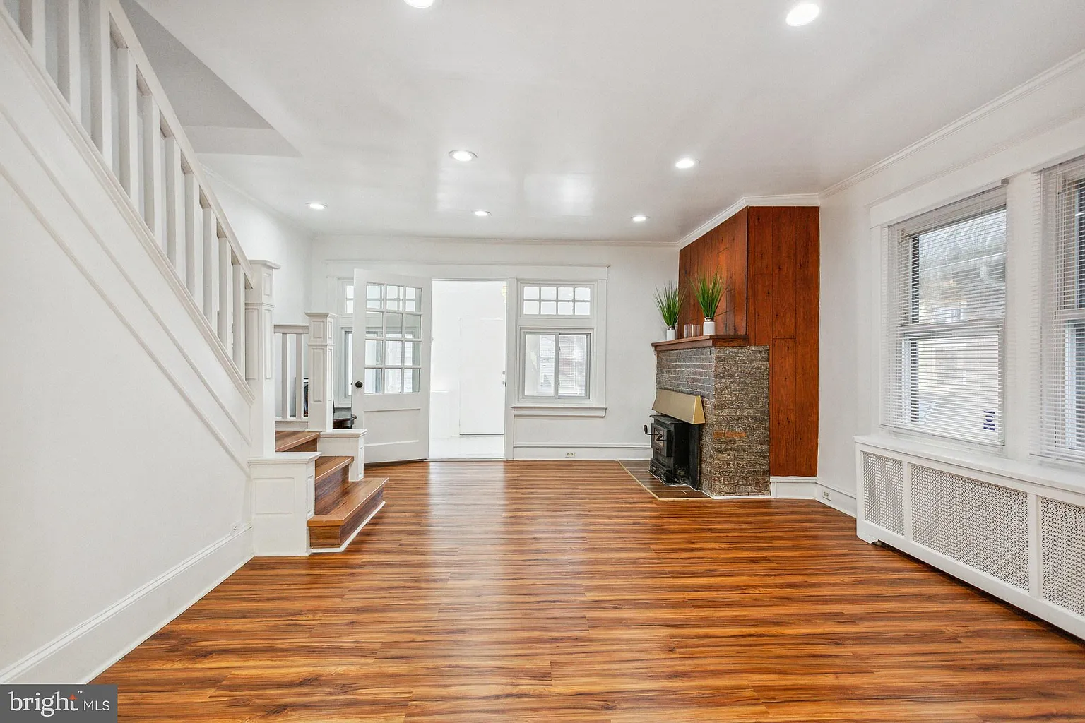 1141 Harrison St photo 1
