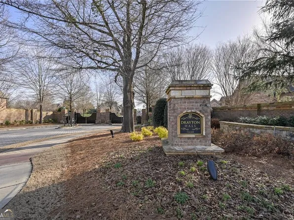 2819 Carson Garret Ct, Buford, GA 30519