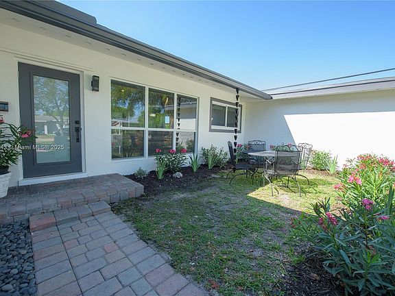 2nd image of 9450 Martinique Dr