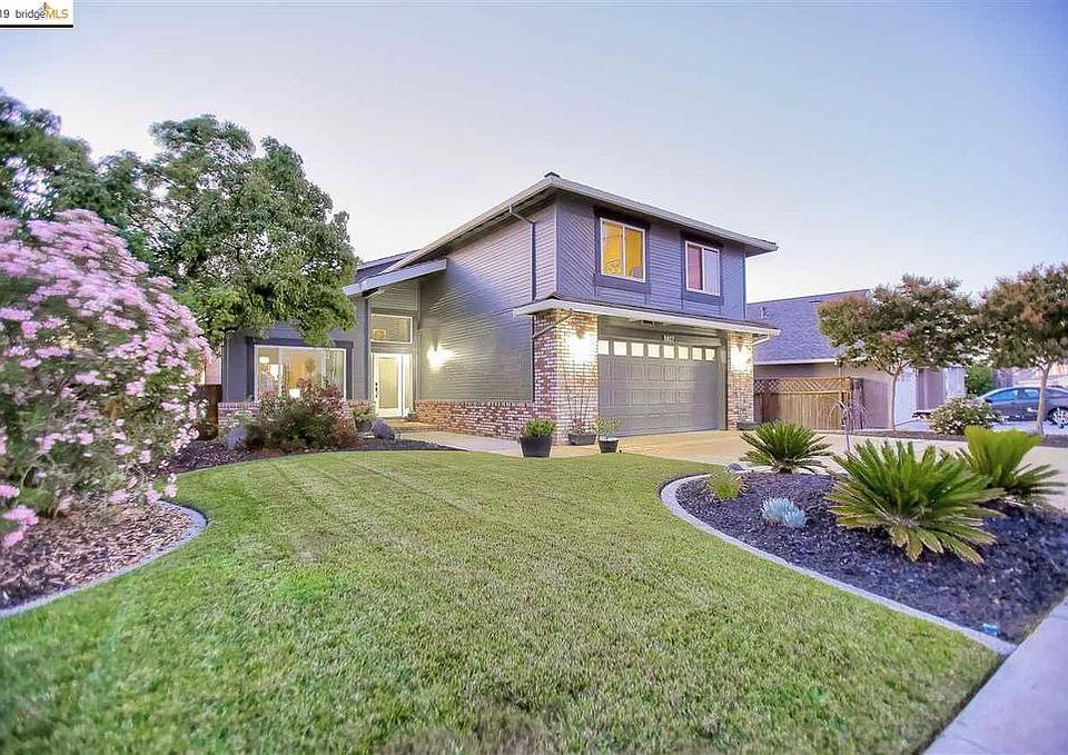 1st image of 1817 Dolphin Pl