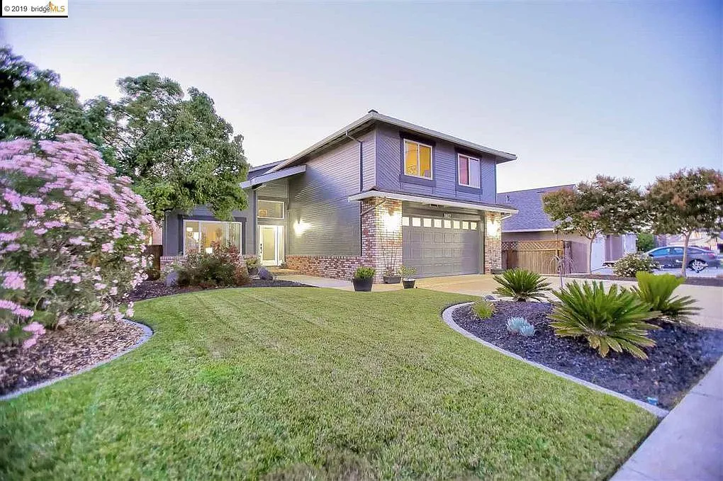 1817 Dolphin Pl photo 1