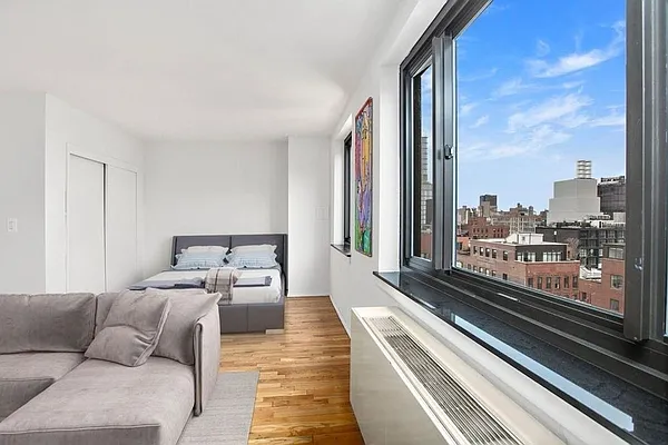 Rented by REAL New York | media 19