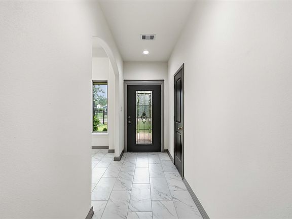 5th image of 8110 Jeffery St