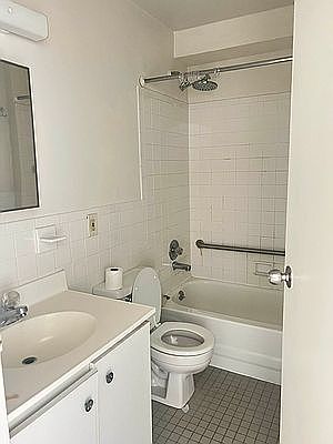 2nd image of 30-32 31st St #1R