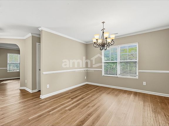 5th image of 301 Farm House Ln