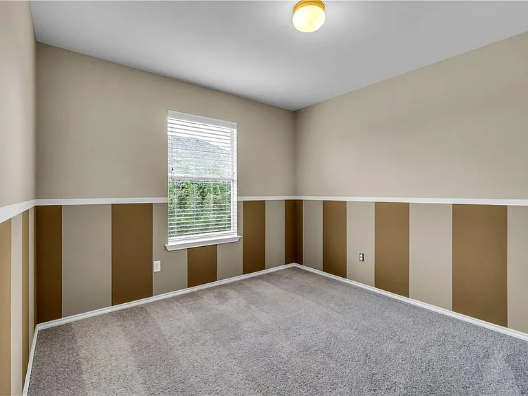 504 Hoot Owl Ln S — Photo 22