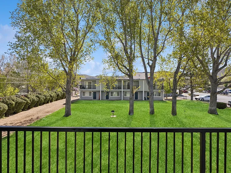 Vale Apartments & Townhomes — Photo 22