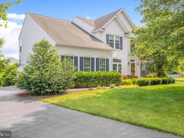 443 Dartmouth Ln, West Grove, PA 19390