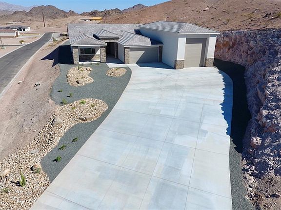 3rd image of 2875 Sinyala Canyon Drive