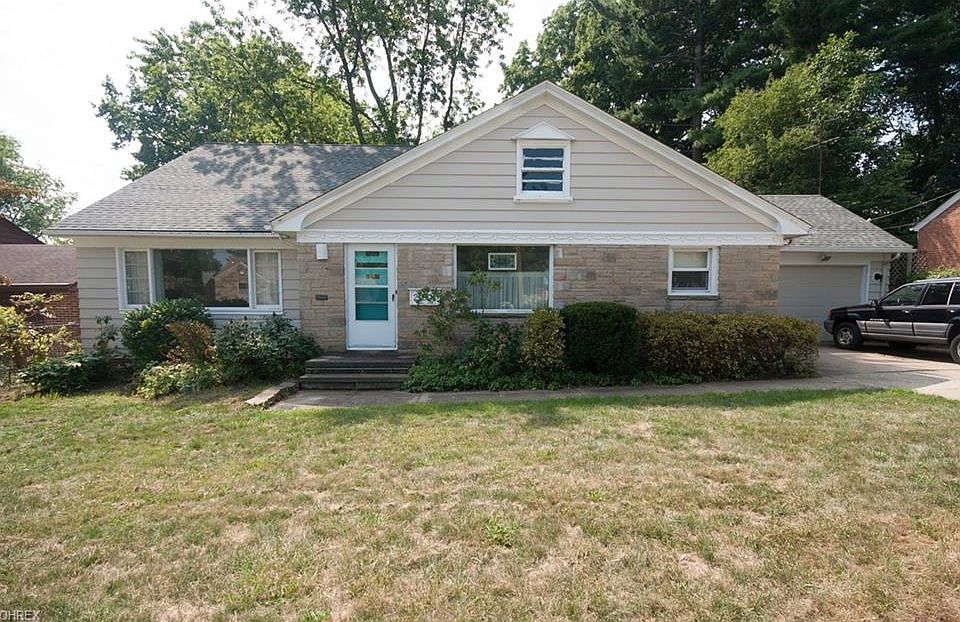 1st image of 21901 Hillsdale Ave