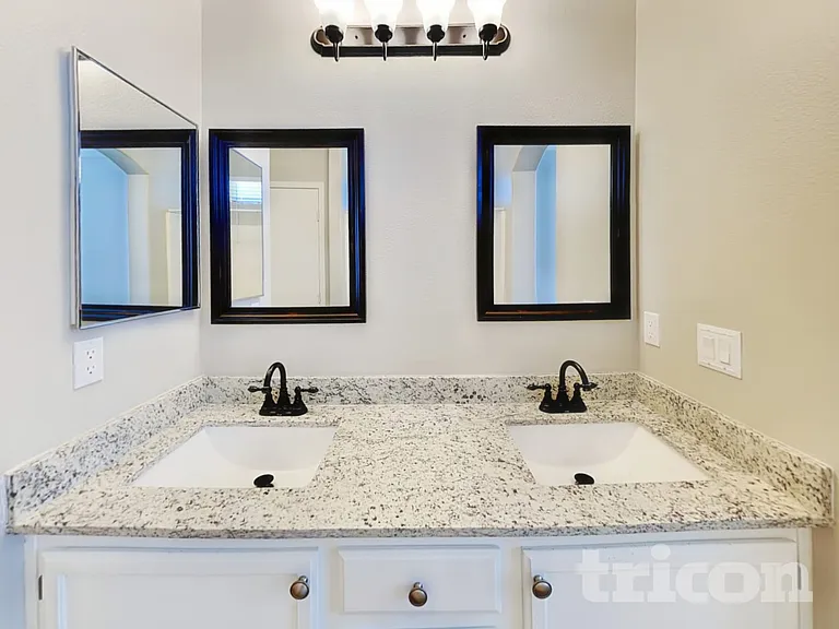 2528 Calico Hearts Ct — Photo 7