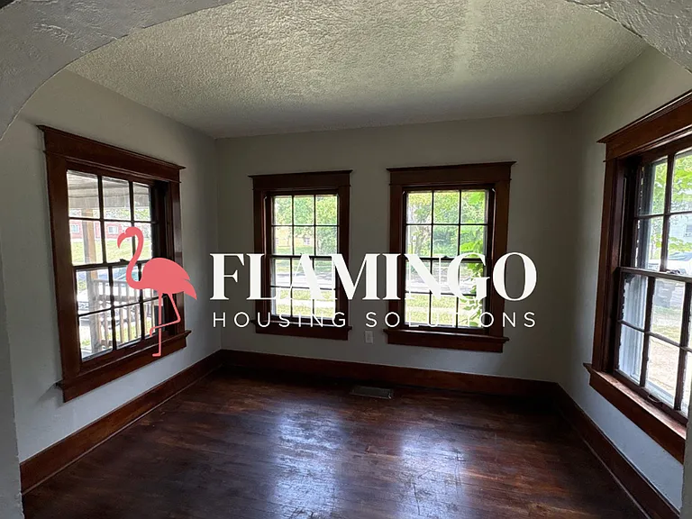 302 W Norman Ave — Photo 4