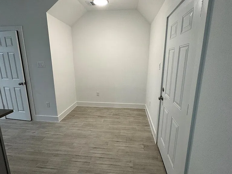 7608 Easter St — Photo 22