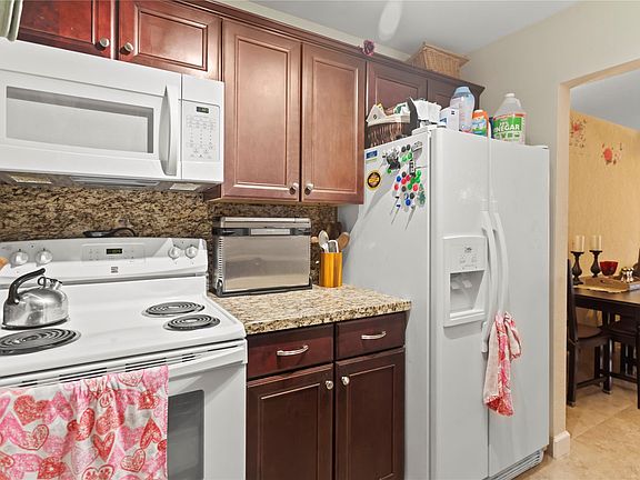 4th image of 4150 NW 90th Avenue #105