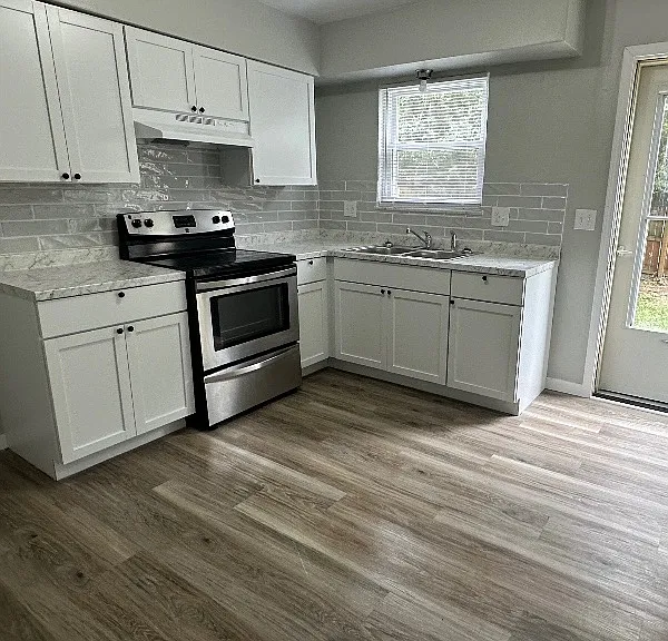 920 N Detroit St — Photo 1