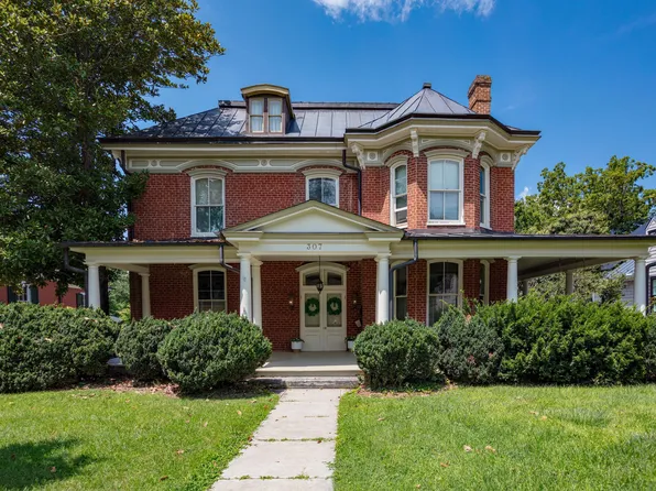 307 S Jefferson St, Lexington, VA 24450