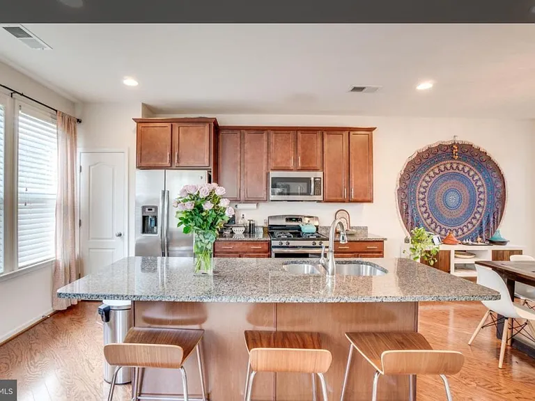 9320 Fairview Ave — Photo 2