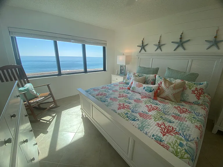 101022 S Ocean Dr — Photo 5