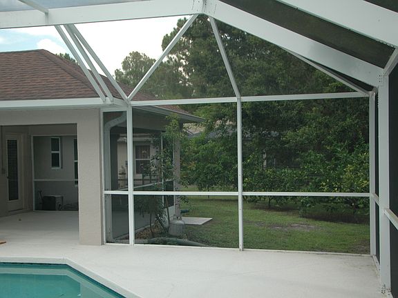 5th image of 3989 Caballero Ave