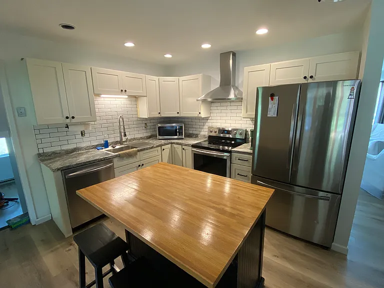 5582 Mercury Rd — Photo 2