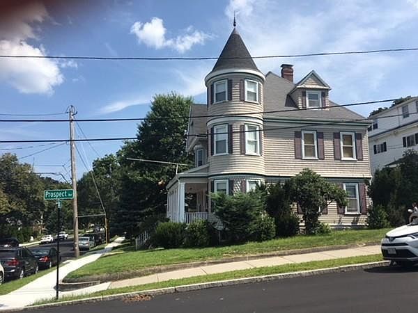 1st image of 84 Lincoln Ave