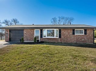 1829 Main Dr, High Ridge, MO 63049