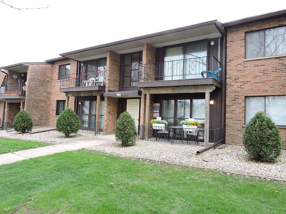 1st image of 22513 Pleasant Dr APT 4