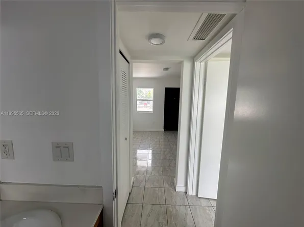 1130 NW 62nd St #15, Miami, FL 33150