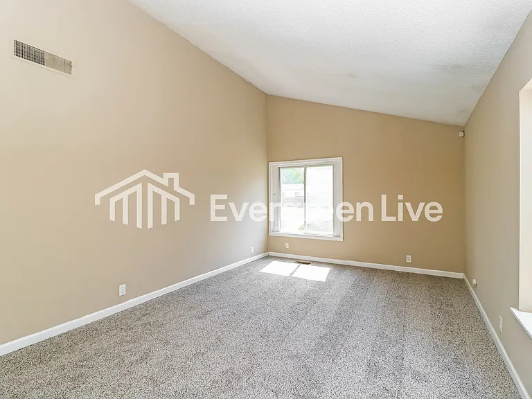 1382 Langholm Dr — Photo 3