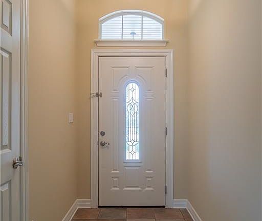 5th image of 212 Avondale Ln