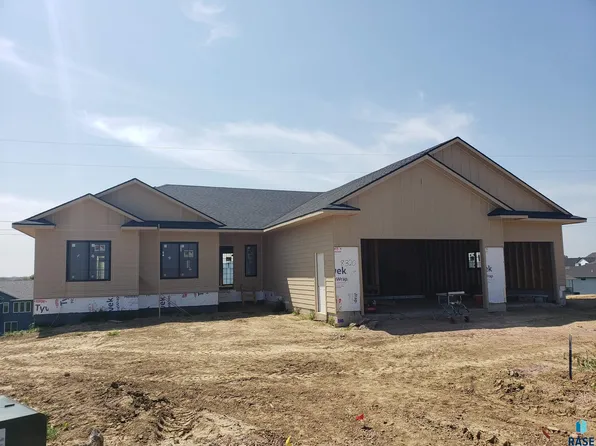 8320 E Spearfish Ct, Sioux Falls, SD 57110