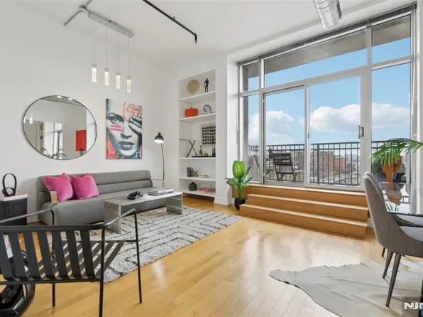 689 Luis Munoz Marin Blvd APT 1003, Jersey City, NJ 07310