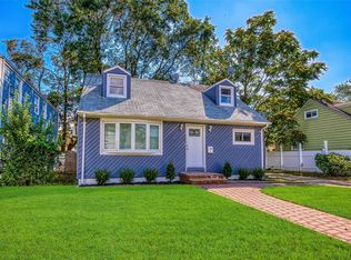 433 Jefferson Ave, Rockville Centre, NY 11570