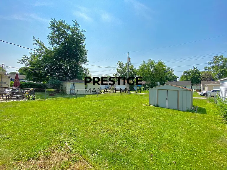 1229 W 44th Pl — Photo 8