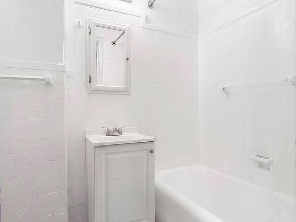 4th image of 457 W 57th St #405