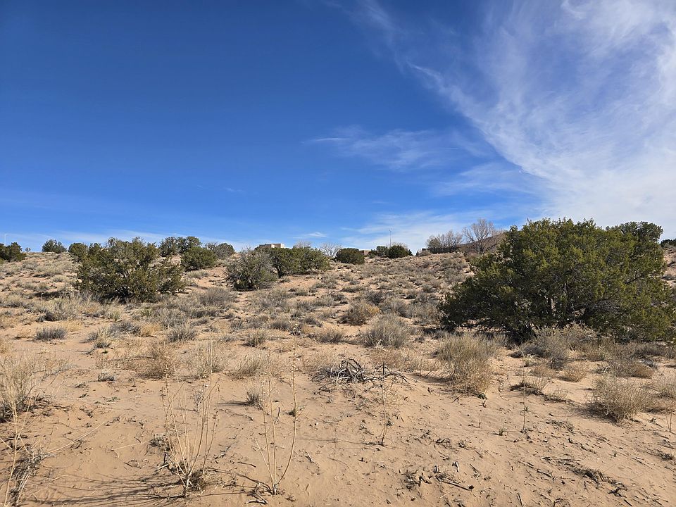 2nd image of 4824 Frontier Rd NE