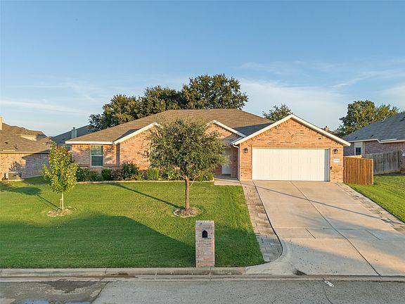 3rd image of 3733 Cecelia Ln