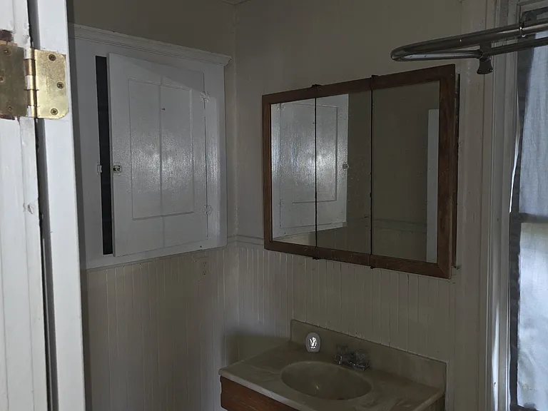 198 Park Ave — Photo 6