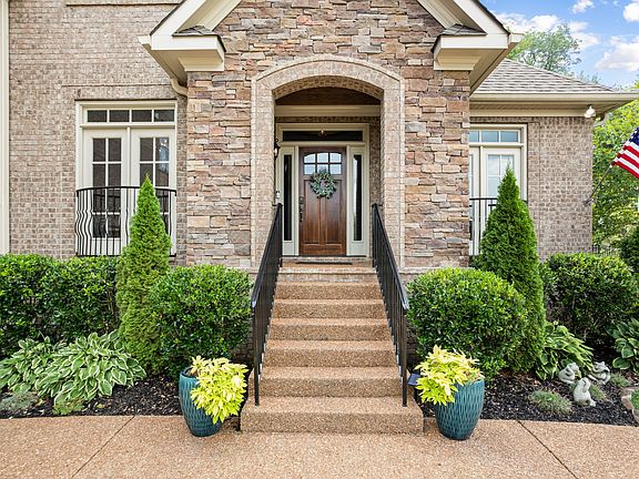 4th image of 1613 Eden Rose Pl