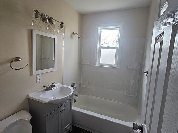 3rd image of 211 N 4th St #26