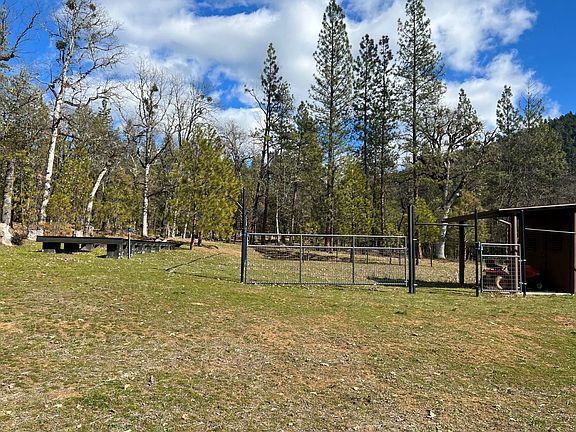 3rd image of 629 Seiad Creek Rd