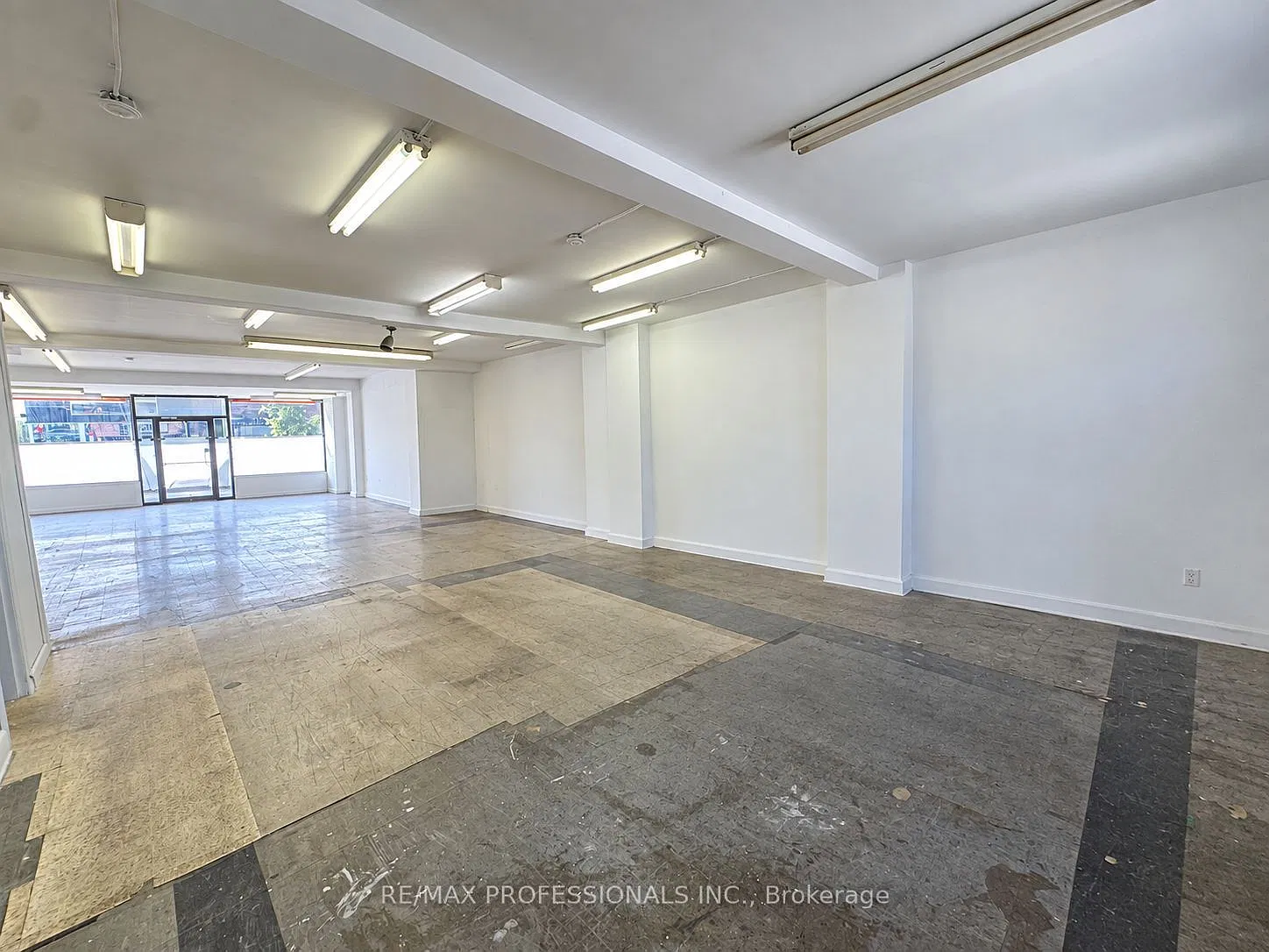 Studio, $3,700 — Photo 4