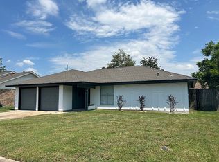 4911 Crepe Myrtle Ln, Pasadena, TX 77505