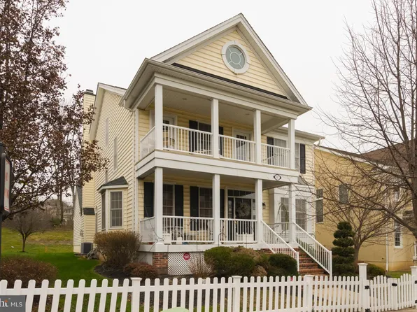 307 Nottingham Pl, Chalfont, PA 18914