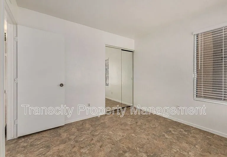 1111 W Summit Pl #27 — Photo 9